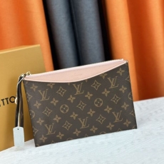 Louis Vuitton Clutch Bags